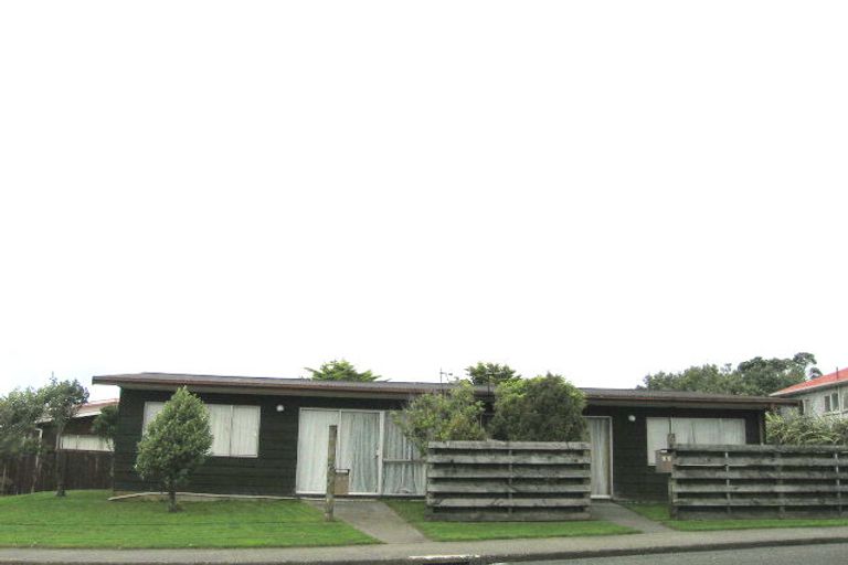 Photo of property in 44-46 Baylands Drive, Newlands, Wellington, 6037