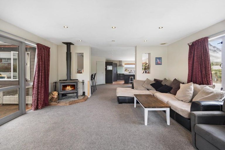 Photo of property in 6 Morning Star Terrace, Arthurs Point, Queenstown, 9371