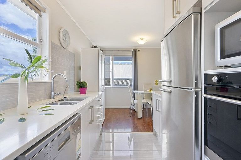 Photo of property in 3/14 Orchid Place, Te Atatu South, Auckland, 0610