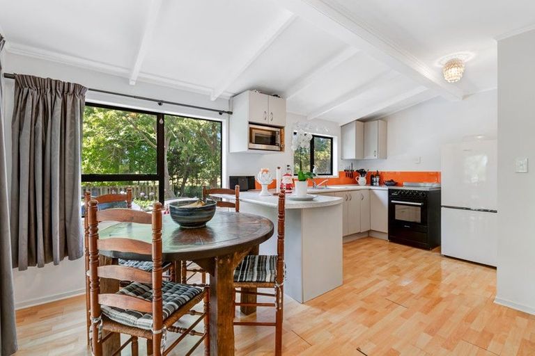 Photo of property in 2162 State Highway 16, Helensville, 0875