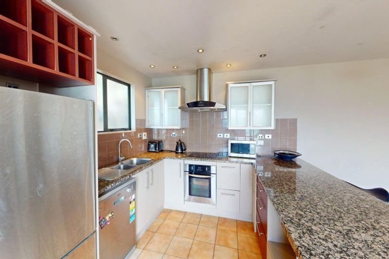 Photo of property in 14 Palliser Road, Roseneath, Wellington, 6011