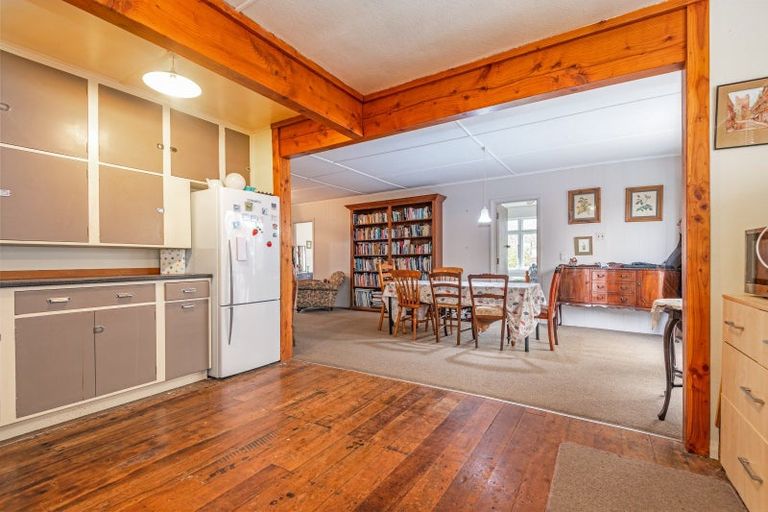 Photo of property in 2 Broadway, Mangaweka, 4797