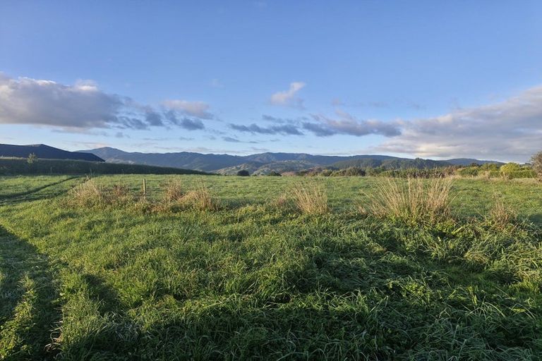 Photo of property in 48 Ohau Terraces, Ohau, 5570