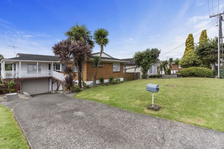 Photo of property in 20 Lynmore Drive, Hillpark, Auckland, 2102