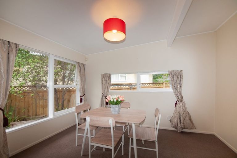 Photo of property in 3 Silverbirch Grove, Churton Park, Wellington, 6037