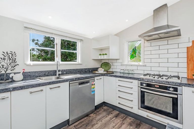 Photo of property in 79 Bridle Path Road, Heathcote Valley, Christchurch, 8022