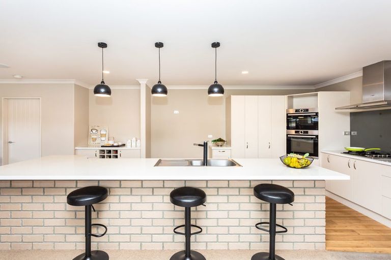 Photo of property in 1 Heathridge Place, Lincoln, 7608