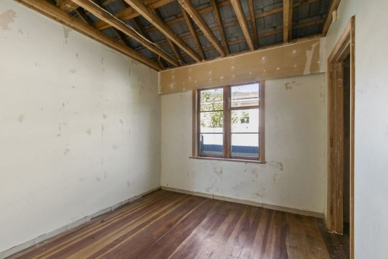 Photo of property in 5 Ngaio Street, Wainuiomata, Lower Hutt, 5014