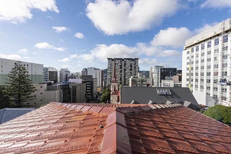 Photo of property in 3/2 Macdonald Crescent, Te Aro, Wellington, 6011