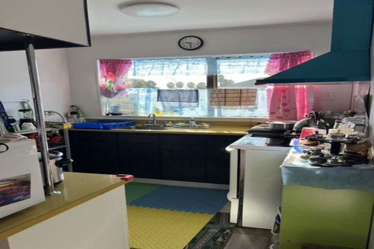 Photo of property in 2/18 Bingara Place, Favona, Auckland, 2024