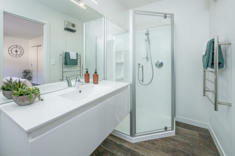 Photo of property in 5 Lorne Street, Lake Hayes, Queenstown, 9304