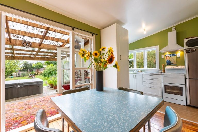 Photo of property in 3 Atkinson Street, Woodville, 4920