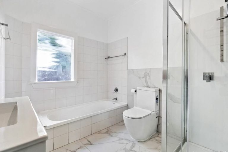 Photo of property in 1/22 Northumberland Avenue, Belmont, Auckland, 0622