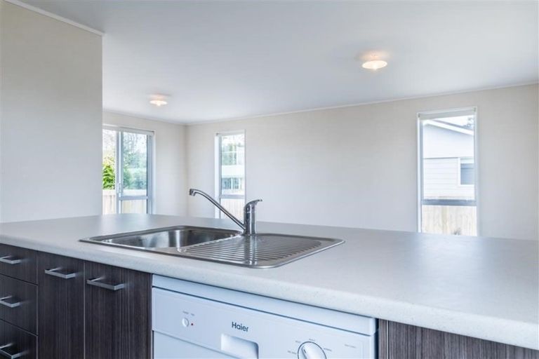 Photo of property in 13a Springs Road, Parakai, 0830