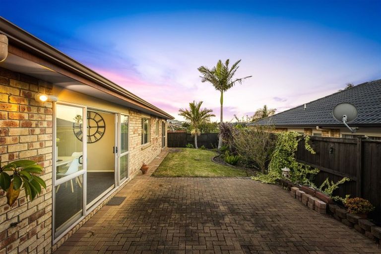 Photo of property in 28 Richfield Crescent, Westgate, Auckland, 0614