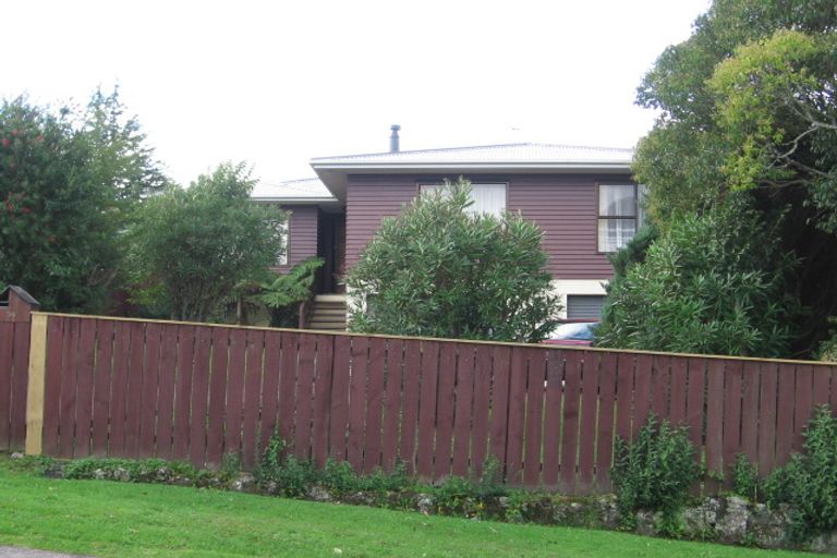 Photo of property in 56 Woodford Avenue, Henderson, Auckland, 0610