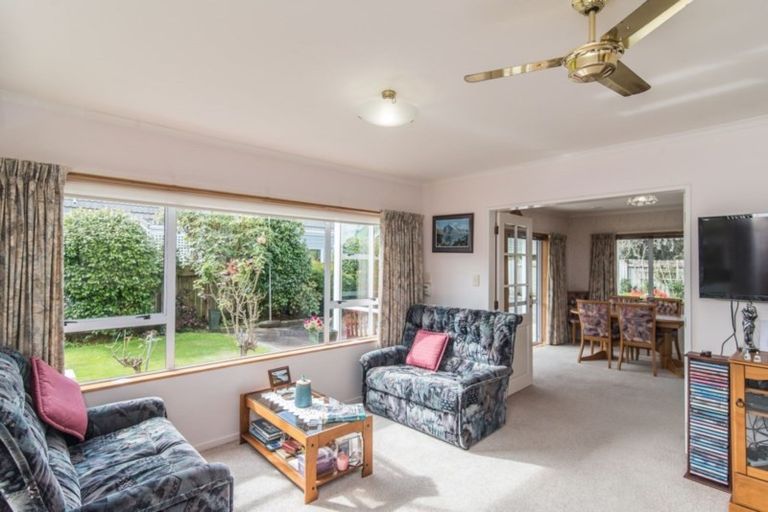 Photo of property in 64 Kapanui Road, Waikanae, 5036