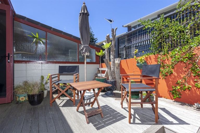 Photo of property in 2/33 Beach Road, Paekakariki, 5034