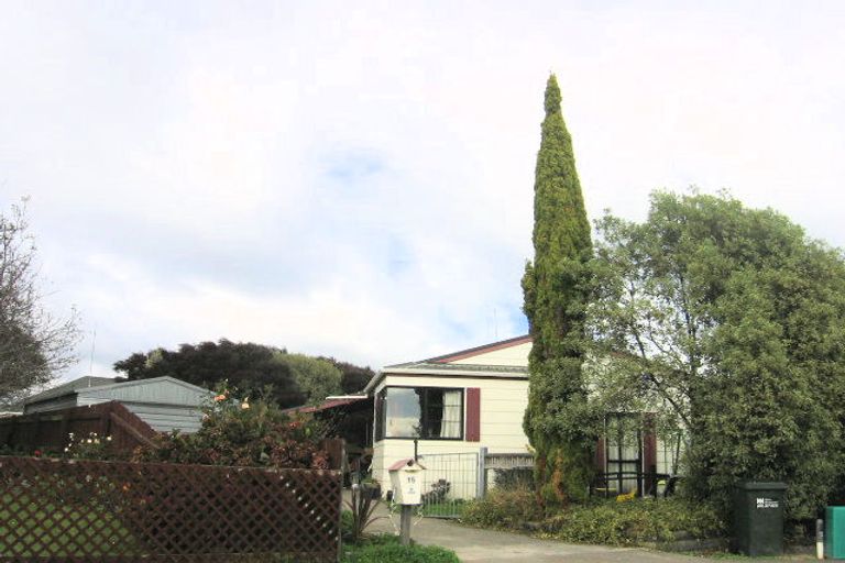 Photo of property in 15 Ashton Place, Highbury, Palmerston North, 4412