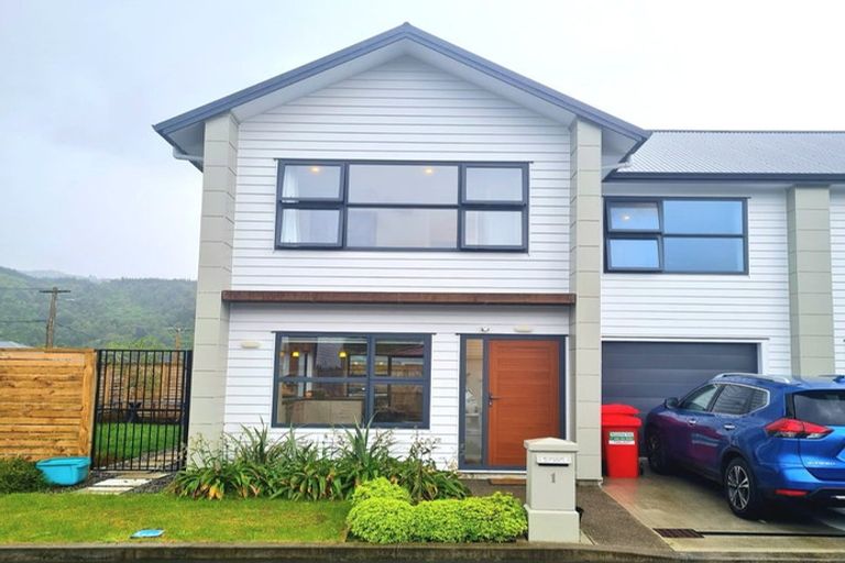 Photo of property in 1 Climie Way, Trentham, Upper Hutt, 5018