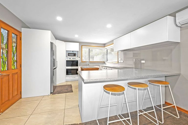 Photo of property in 9 Janice Place, Mount Pleasant, Christchurch, 8081