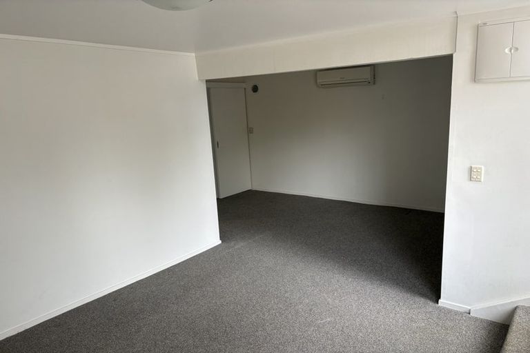 Photo of property in 2/20 Woodlands Crescent, Browns Bay, Auckland, 0630