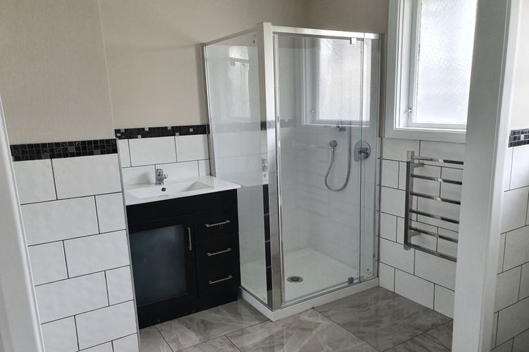 Photo of property in 130 Liverpool Street, Levin, 5510