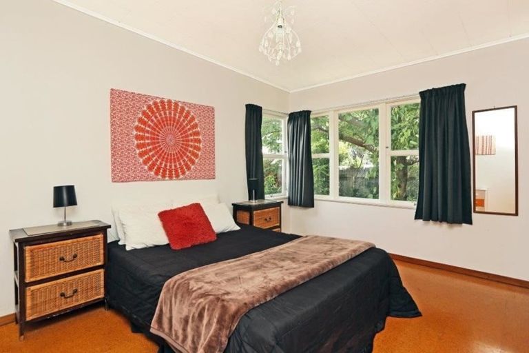 Photo of property in 241 Kenilworth Road, Mayfair, Hastings, 4122