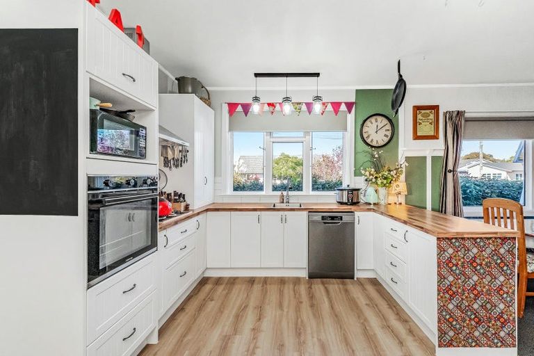 Photo of property in 12 D'arcy Street, Leeston, 7632