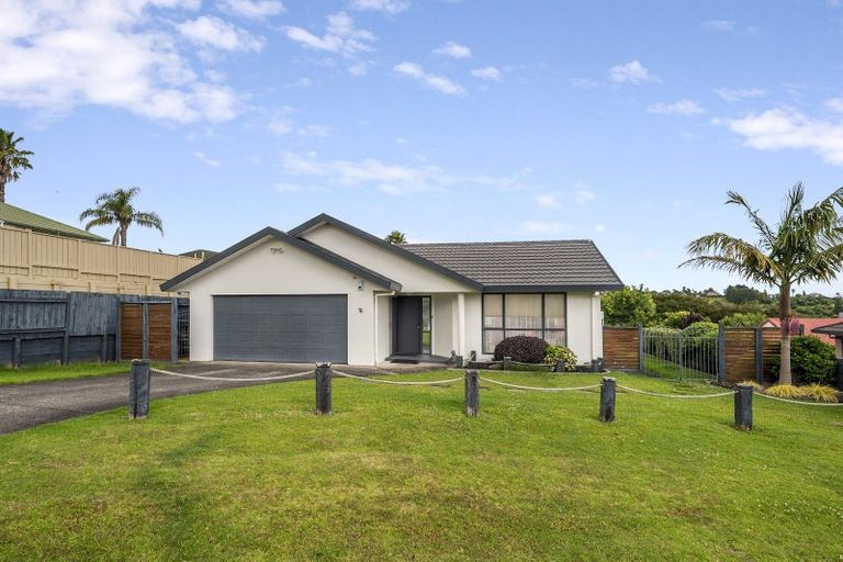 Photo of property in 15 Maddison Place, Welcome Bay, Tauranga, 3112