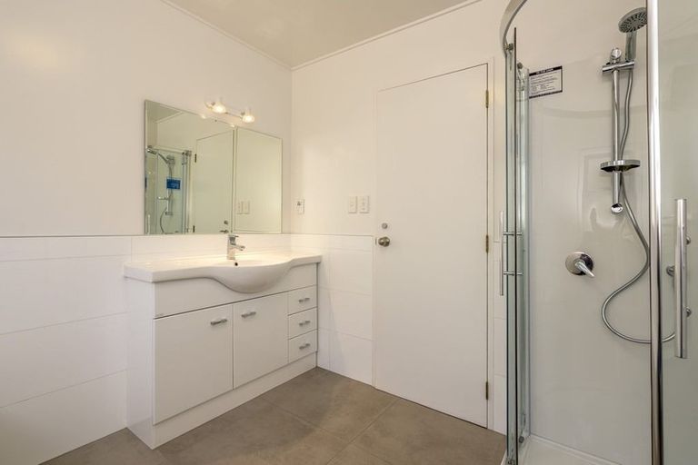 Photo of property in 76 Queens Road, Waikanae Beach, Waikanae, 5036