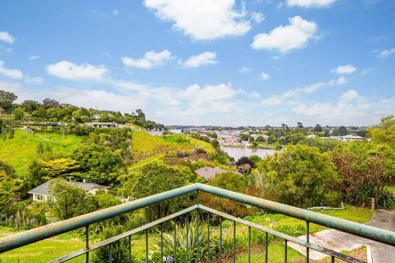 Photo of property in 8 Wairere Road, Bastia Hill, Whanganui, 4500