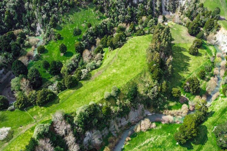 Photo of property in 100 Macgibbon Road, Waitahora, Dannevirke, 4971