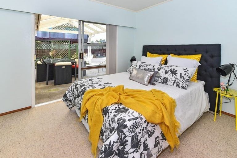 Photo of property in 20 Sunnypark Avenue, Rosehill, Papakura, 2113