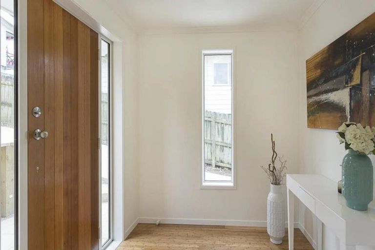 Photo of property in 19b Te Atatu Road, Te Atatu South, Auckland, 0610