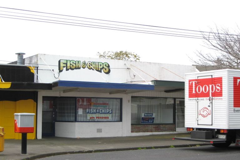 Photo of property in 46 Cook Street, Marfell, New Plymouth, 4310