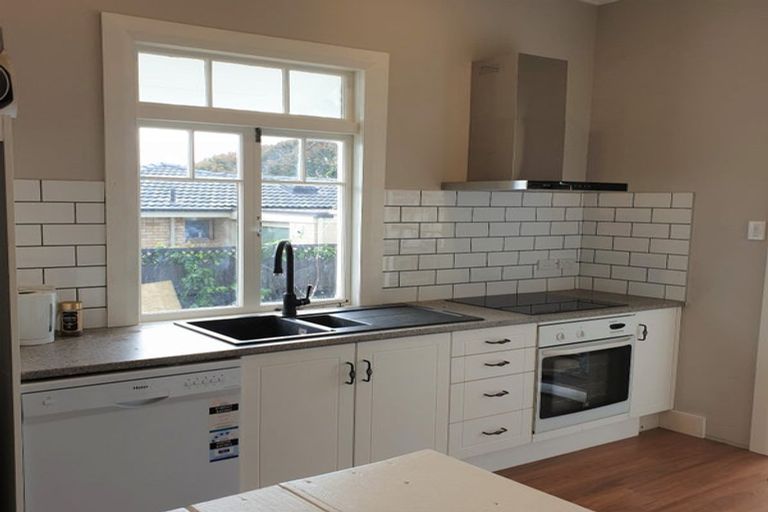 Photo of property in 15 View Road, Waiuku, 2123