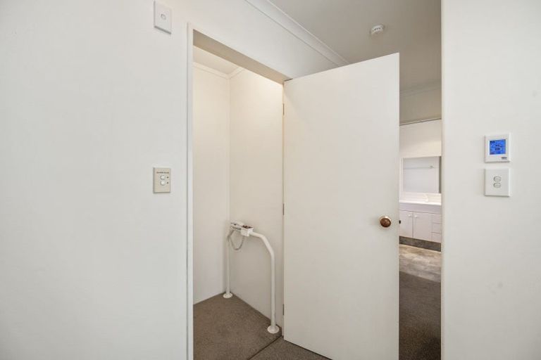 Photo of property in 2 Pipi Street, Two Mile Bay, Taupo, 3330