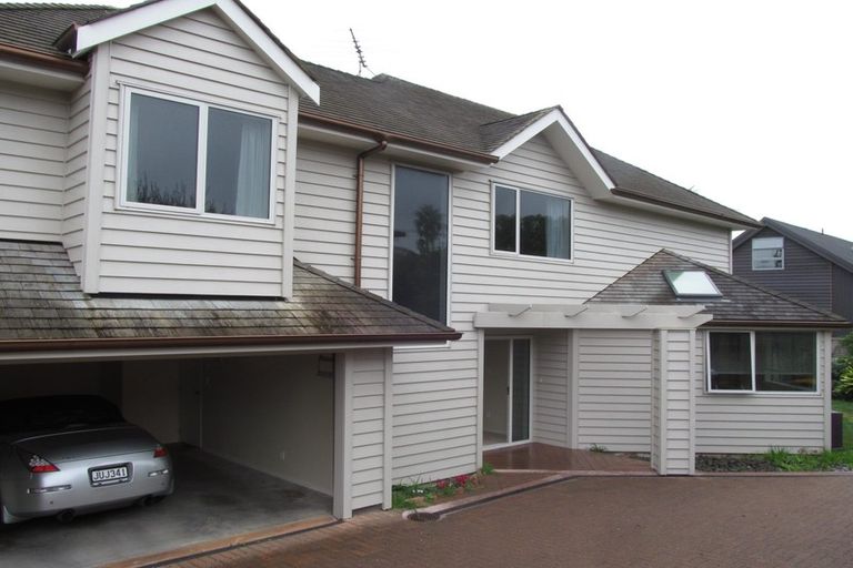 Photo of property in 1a Sandown Road, Rothesay Bay, Auckland, 0630