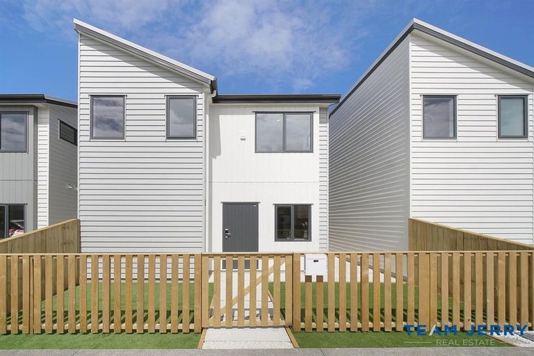 Photo of property in 5 Te Kaapia Road, Papakura, 2110