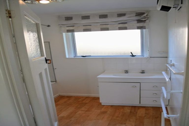 Photo of property in 27 Grassmere Street, Papanui, Christchurch, 8052