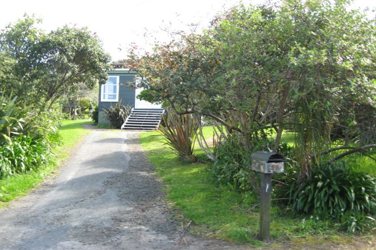 Photo of property in 24 Tasman View Road, Te Henga / Bethells Beach, Henderson, 0781