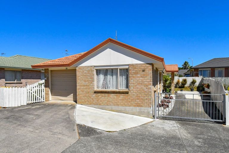 Photo of property in 30 Manston Road, Mangere, Auckland, 2022