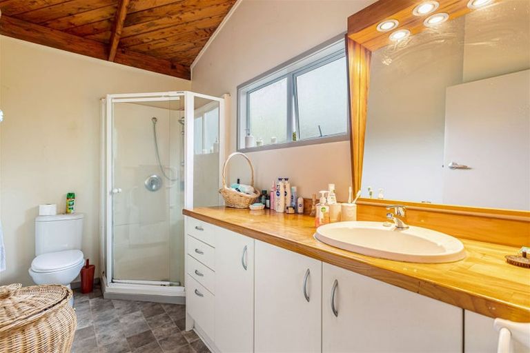 Photo of property in 10 Yule Place, Massey, Auckland, 0614