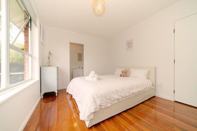 Photo of property in 22 Morriggia Place, Bayview, Auckland, 0629