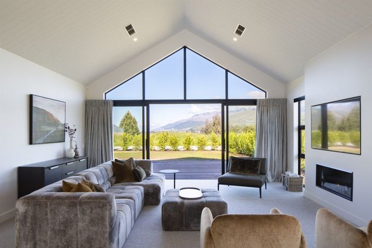 Photo of property in Kawarau Heights, 22 Kawarau Heights Boulevard, Lake Hayes, Queenstown, 9304
