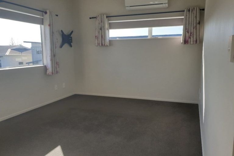 Photo of property in 45d Swanson Road, Henderson, Auckland, 0610