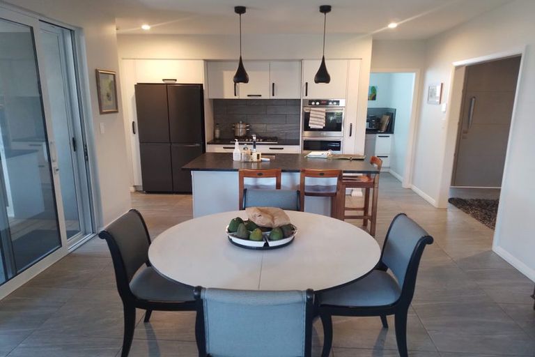 Photo of property in 21 Makura Drive, Papamoa Beach, Papamoa, 3118