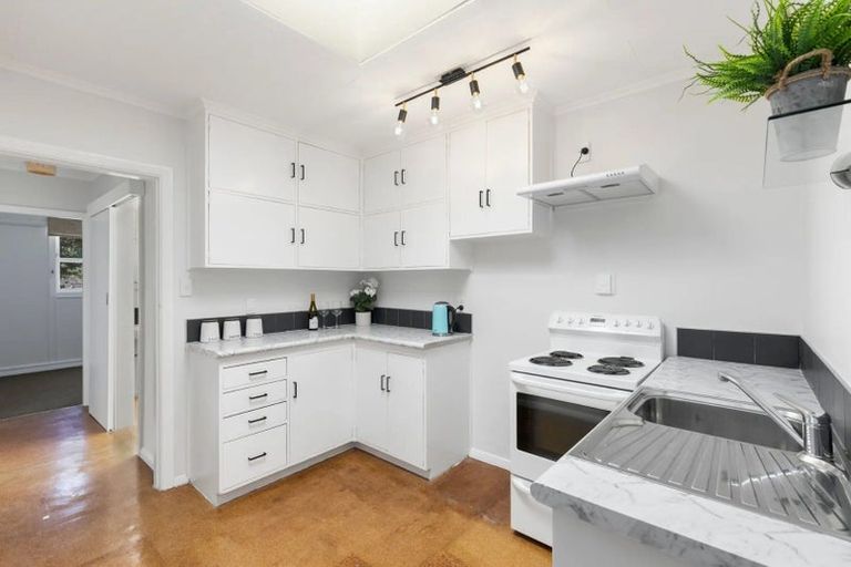 Photo of property in 24a Deller Grove, Silverstream, Upper Hutt, 5019