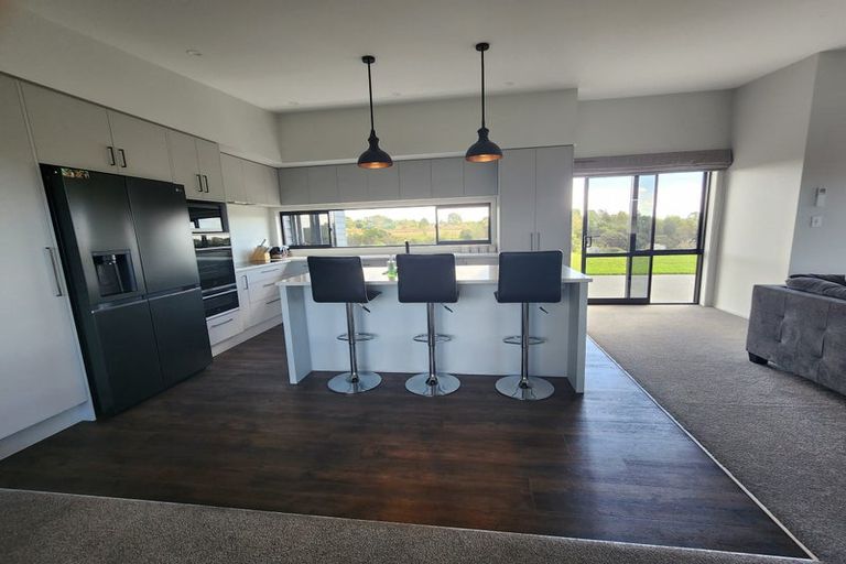 Photo of property in 49 Johnstone Drive, Fitzherbert, Palmerston North, 4410